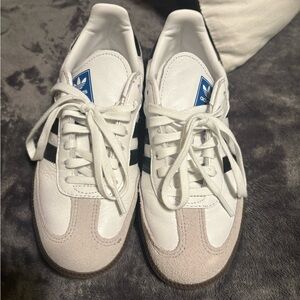 Adidas Samba size 4